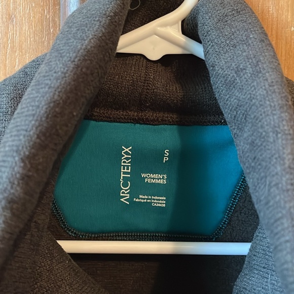 Arcteryx cowl neck long sweater - Picture 3 of 4